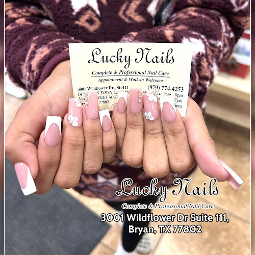 Lucky Nails interior view