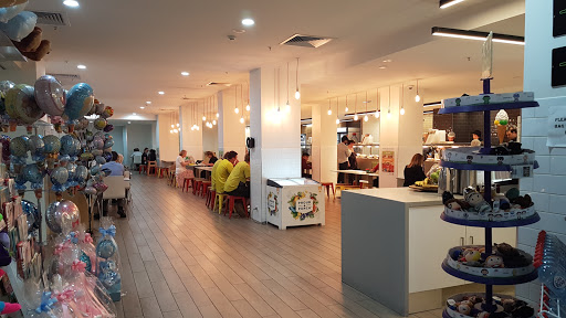 Zouki Cafe / Zeal Cafe
