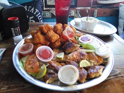 Photos of Shipwrecks Bar & Grill
