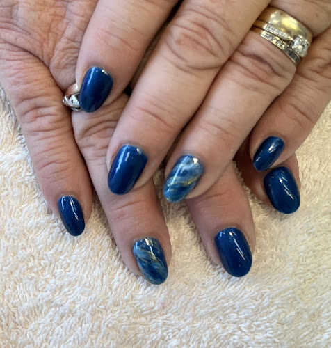 Miss Nails Swindon Open Times