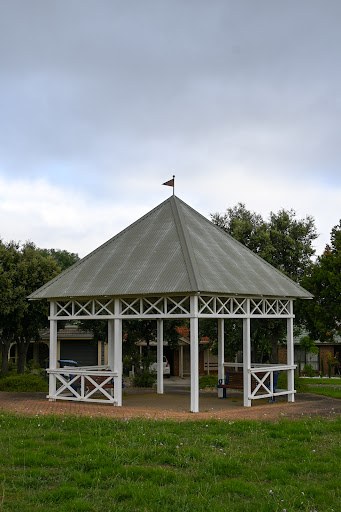 Pitcairn Square - Thumbnail