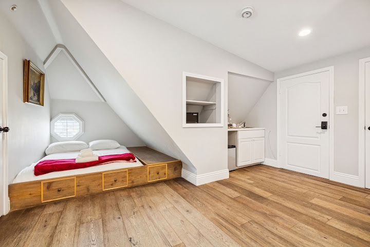 The Mirabelle Inn by null