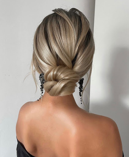 Yulia Colta - Coiffeuse & Maquilleuse - Thumbnail