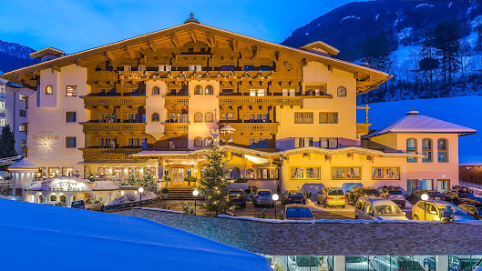 Ferienhotel Neue Post - Hippach im Zillertal Johann-Sponring-Straße 81, 6283 Hippach, Österreich