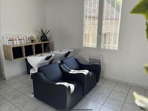 Photo n°23 de L’coiff au naturel à Épernon (Salon de coiffure)