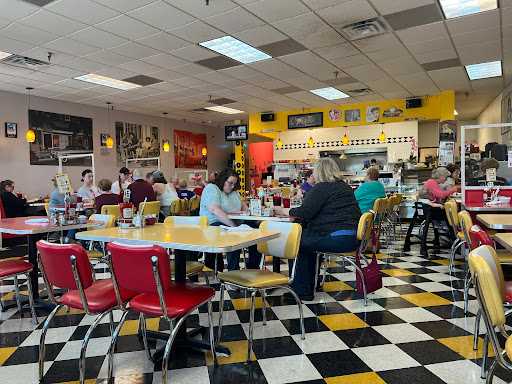 Ze's Diner Eagan - Visual