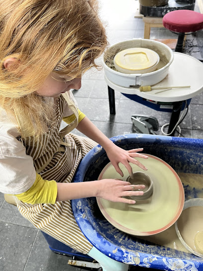 Weston cottage pottery pottery studio in Hitchin offering wheel throwing and hand building classes