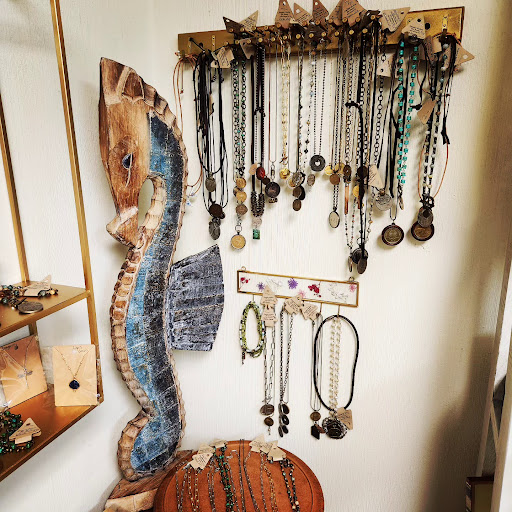 Singapore Seahorse Coin Jewelry - Thumbnail