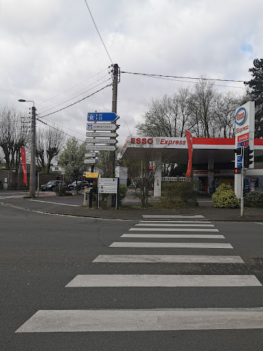 ESSO EXPRESS HIPPODROME