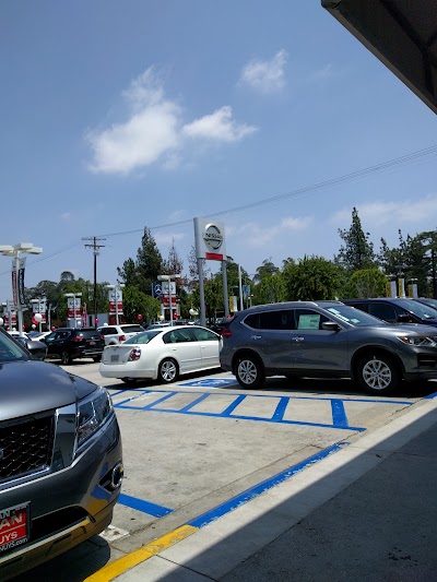 Photos of Nissan Van Nuys