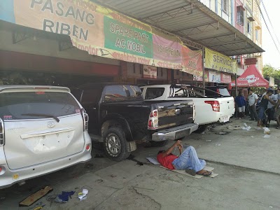 Electronics Store