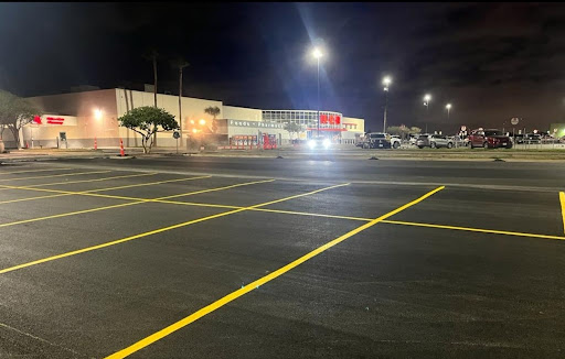 Fine Line Striping and Sealcoating - Thumbnail