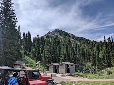 Bloomington Lake Parking