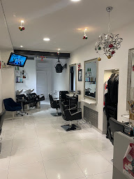 Photo n°23 de Elégance Coiffure à Chailly-en-Bière (Salon de coiffure)