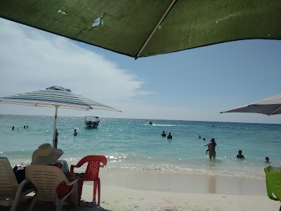 Photos of Parqueadero informal Playa blanca