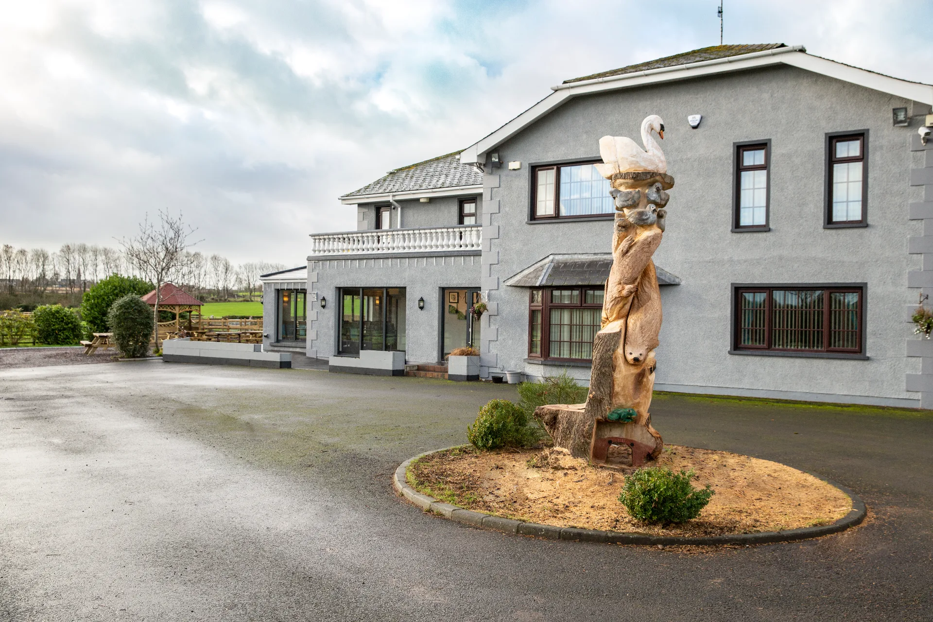 Ballycanal Moira Guest House and Self-Catering Cottages