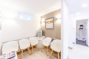 Photo n°2 de Dr Corvisier-Corcia Marie-Aude - Dentiste à Saint-Cloud - Implantologie à Saint-Cloud (Urgences dentaires)