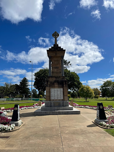 Warwick War Memorial - Thumbnail