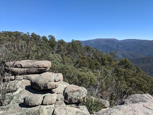 Square Rock Walk carpark Logo