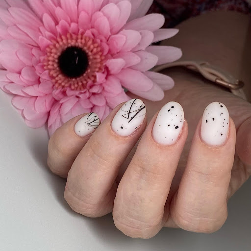 Roberta Vasconcelos Academy & Nails - Thumbnail