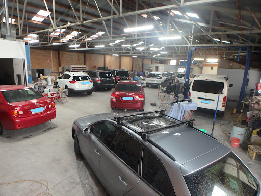 Vincent Smash Repairs - Car Smash Repairs Box Hill, Mitcham, 事故维修 | 保险理赔 | 汽车维修中心 - Thumbnail