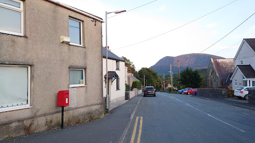 Post box - Royal Mail (Waunfawr-old Post Office) - Thumbnail