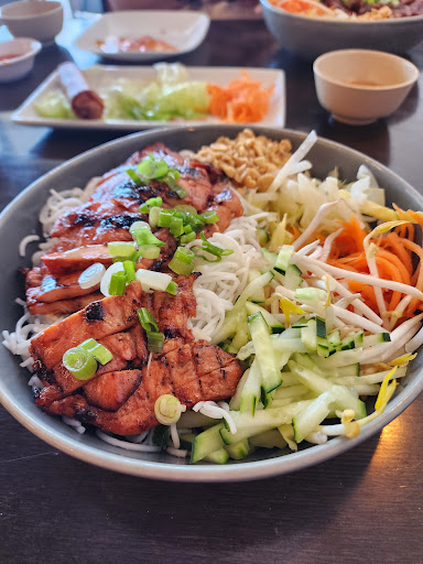 Pho You - Visual