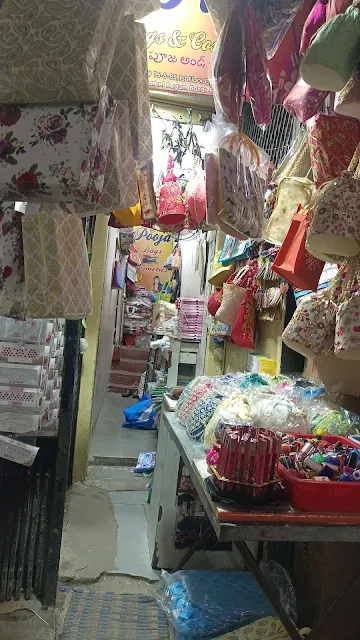 Wholesale Shops in Begum Bazaar