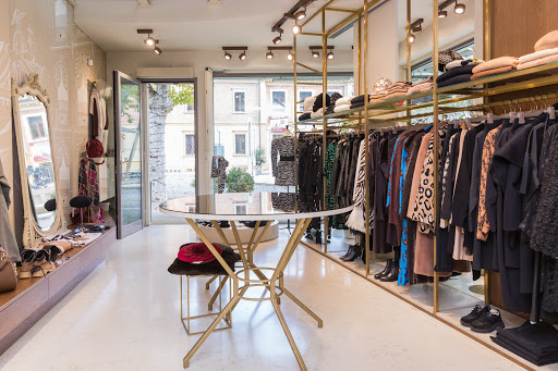 Lia Shopping - Visual
