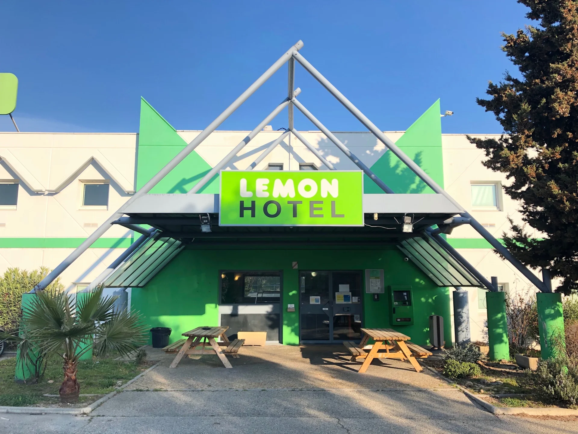 Lemon Hotel Avignon Rochefort du Gard