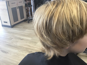 Photo n°15 de BBC Coiffure à Herbault (Salon de coiffure)