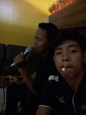 Buzz Family Karaoke, Author: Banyu sakti