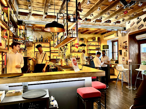 Metropolitan Bar - Visual