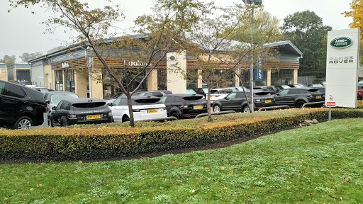 Lookers Land Rover Bishop's Stortford photo 3