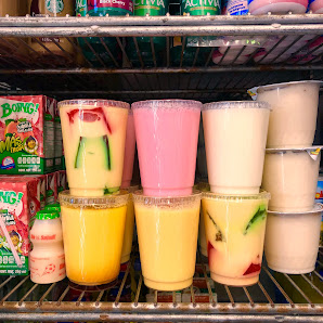 Foto de Mary's Grocery And Taqueria Comida y bebida