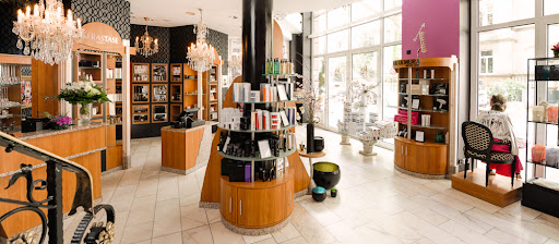 Martina & Josephine Acht - Friseur & Intercoiffure Salon - Thumbnail