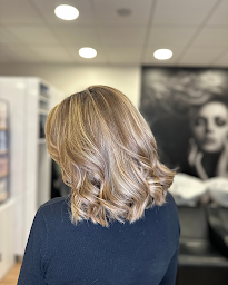 Photo n°9 de CHEZ MON COIFFEUR - LOUDÉAC à Loudéac (Salon de coiffure)