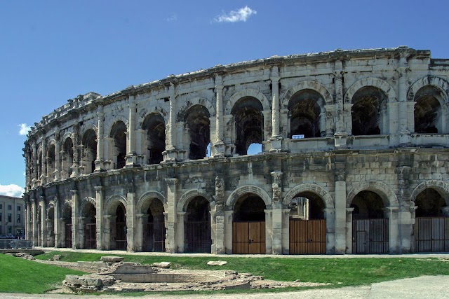 Nîmes