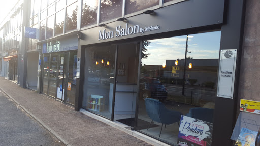 Mon salon by Melanie Gallery - France
