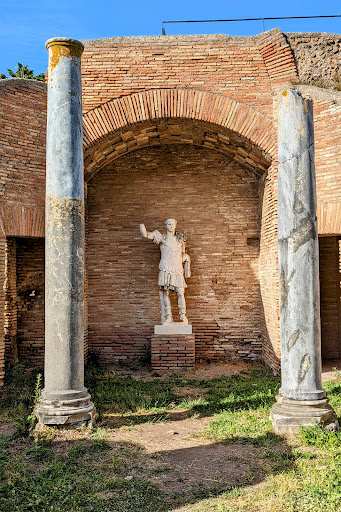 Schola Traianea - Excavations of Old Ostia - Thumbnail