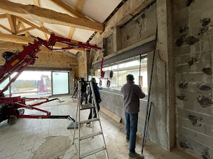 Photo n°21 de CONFORT HABITAT - Vérandas - Pergolas - Menuiseries/Volets - Stores - Villefranche sur Saone - Rhone à Anse (Menuisier)