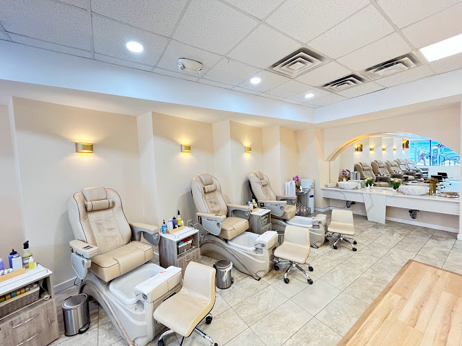Mani Pedi Cherry Creek interior view