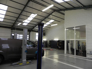 Photo n°39 de GARAGE DE BELLE ILE - PEUGEOT - SPOTICAR à Coulaines (Concessionnaire Peugeot)