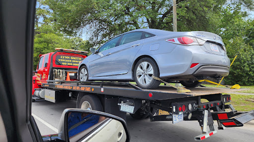 Lynn Smith Towing & Garage LLC - Thumbnail