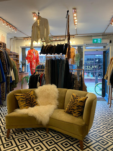 Reviews of Magpie Vintage in London - Clothing store