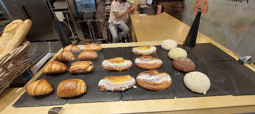 Momma Bakery Artists - Thumbnail