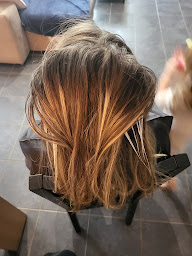 Photo n°3 de Sae coiffure à Saint-Sorlin-de-Vienne (Salon de coiffure)