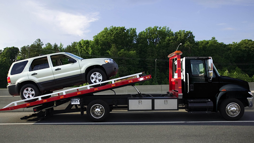 Lucas Towing Service LLC Logo