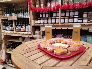 Photo n°4 de Le Petit Café dans la Prairie à Theix-Noyalo (Bar à tapas)