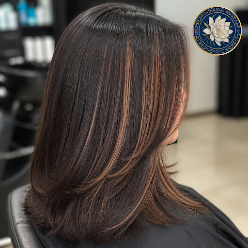 Want a fresh look without a drastic change? Side locks colour is the perfect way to add soft, fac… post image